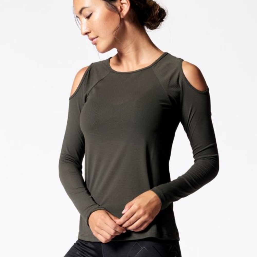 mesh long-sleeve with shoulder cutouts NWT S